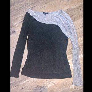 Black and gray long sleeve M